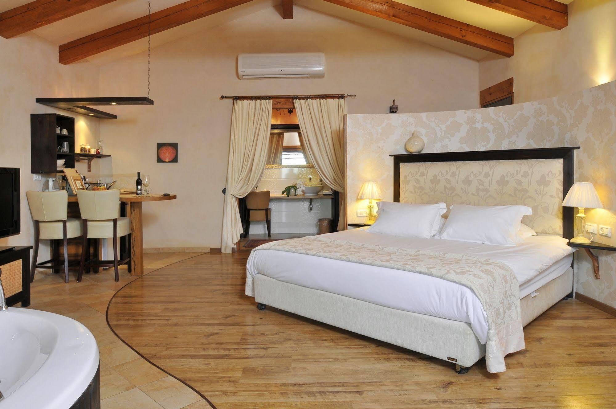 Cnaan Village Boutique Hotel & Spa Had Nes Bagian luar foto